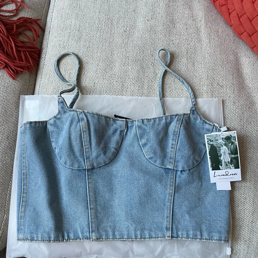 SPAGHETTI STRAP SMOCKED BACK CROPPED BUSTIER DEMIN TANK TOP - Picture 5 of 6